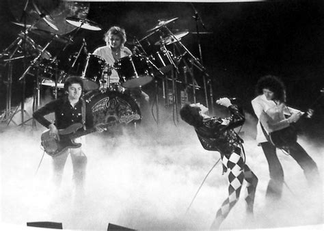 Queen77 Live .